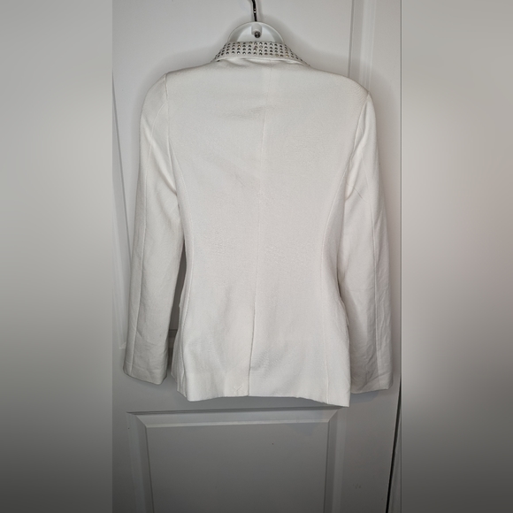 White blazer with collar embellishments - Picture 2 of 6